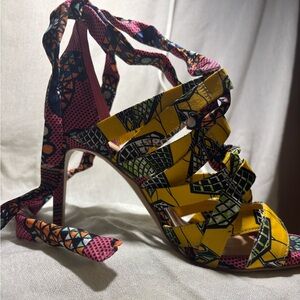 Gianni Bini strappy heel
Size 8.5
